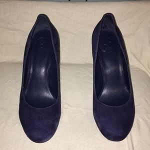 Used for a couple work events, don’t need anymore.